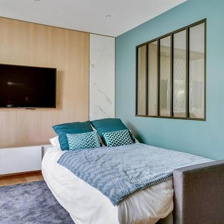 Suite Luxury Republique Paris Exterior photo