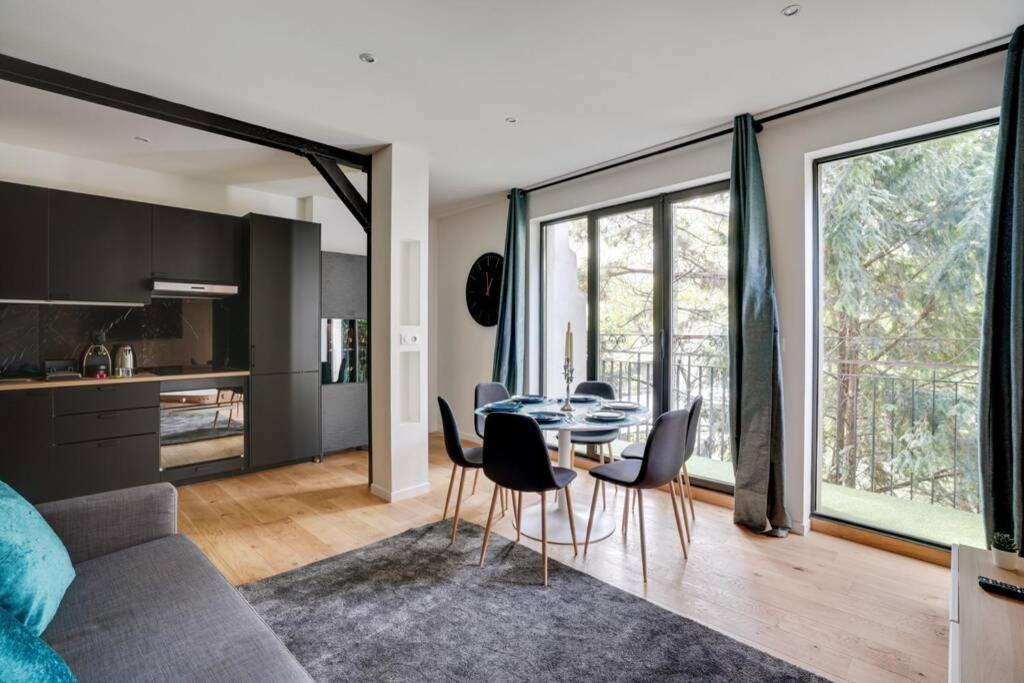 Suite Luxury Republique Paris Exterior photo