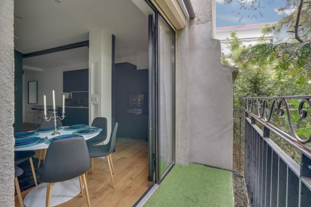 Suite Luxury Republique Paris Exterior photo