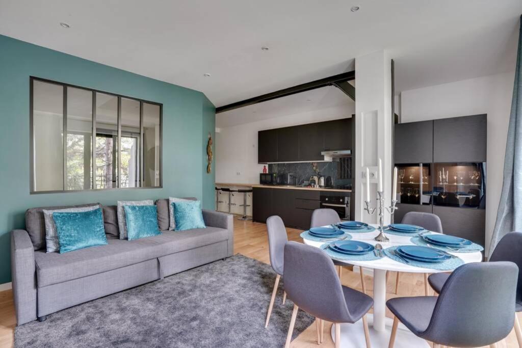 Suite Luxury Republique Paris Exterior photo